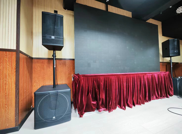 JBL CV3015/CV3018S 商務(wù)會議音箱，酒樓餐廳音樂播放、舞臺表演、多功能廳、報告廳專業(yè)擴聲應(yīng)用